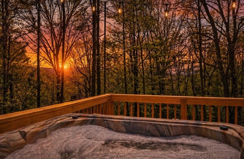 Fairview Cabin | Modern Asheville Cabin | Quiet & Peaceful Retreat