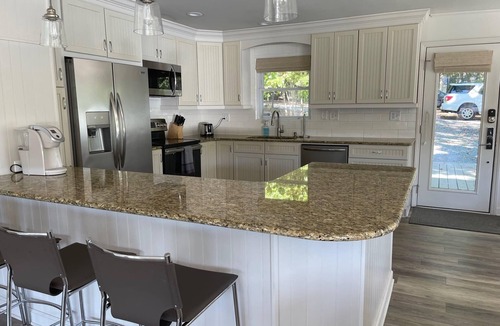 Bowling Green House | Modern, Chic and Cozy Cottage with private beach, boat dock on Lake Wylie!