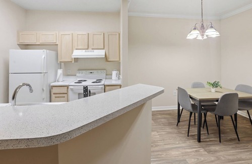 Sand Ridge Apartment | Modern Comfort w/Balcony, Kitchen & WiFi