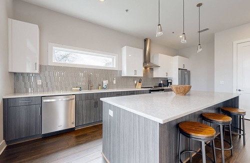 Chestnut Hill Condo | Modern condo with luxurious amenities, city views and close to local attractions