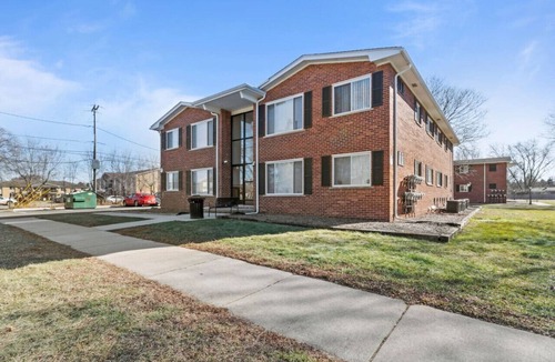 Shelby Township Apartment | Modern Cozy 1 Bedroom Apartment in Shelby Township