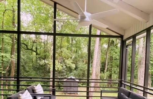 Smyrna House | Modern & Cozy Home in Smyrna