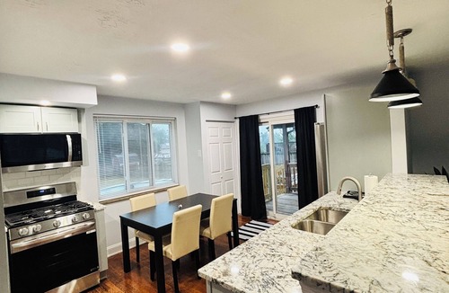 West Mifflin House | Modern Cozy Home with Pool