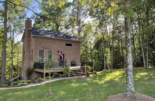 Elgin House | Modern Day Farmhouse in Robbins, TN .