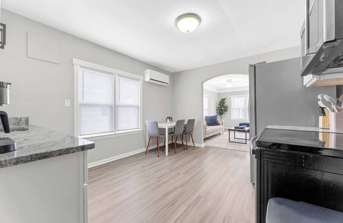Wyandotte Apartment | Modern Downtown Getaway 1 Queen Bed 1 Bath 65` TV