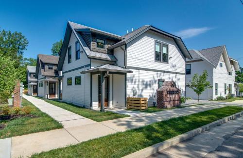 Greenwood House | Modern East Nashville Gem, Walk to Local Favorites, Cozy Den, Workspace & Smart TVs, Fully Equipped Kitchen, Garage & Fast WiFi, Near Mas Tacos, Rosepepper & Five Points, 10 Min to Broadway & Nissan Stadium, 24 Hr Hospitality