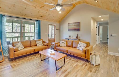 Ellijay House | Modern Ellijay Cabin Rental w/Outdoor Fireplace