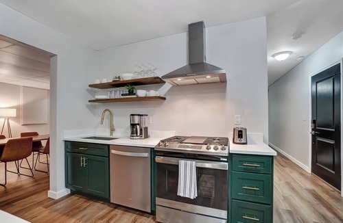 McArthur House | Modern Farmhouse: 30 Private Acres + King Bed + Hot Tub
