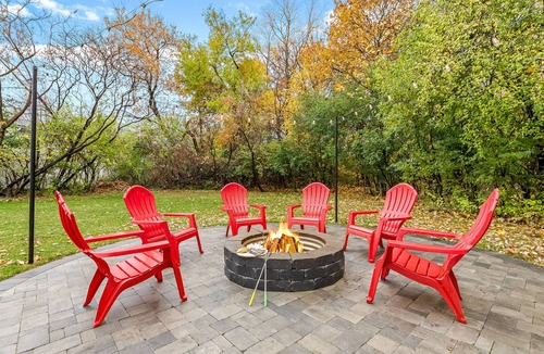 Plymouth House | Modern Farmhouse Bungalow with Firepit! King Bed + Walk to Downtown
