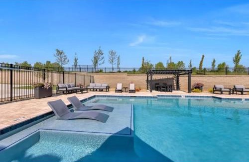 Lake St Louis Apartment | Modern Furnished 1-Bedroom in Suburban Area