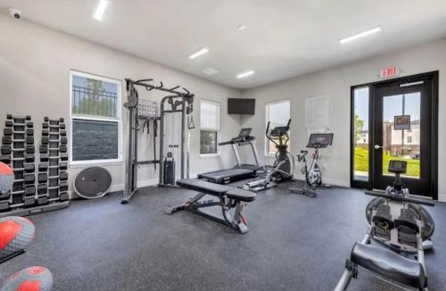 Lake St Louis Apartment | Modern Furnished 1-Bedroom in Suburban Area