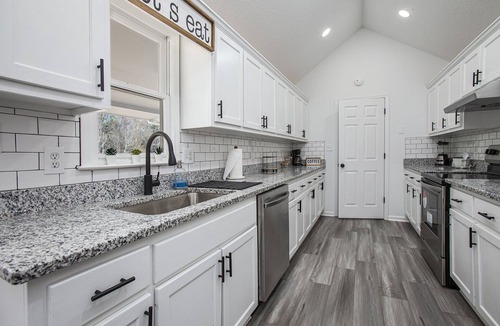 Cartersville House | Modern Home 4 Bed Lakepoint- Hyundai SK EV Plant-Near Museum's