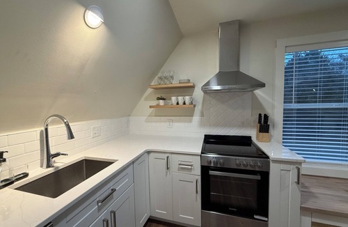 Hillsdale House | Modern home in Hillsdale walking distance to Hillsdale College