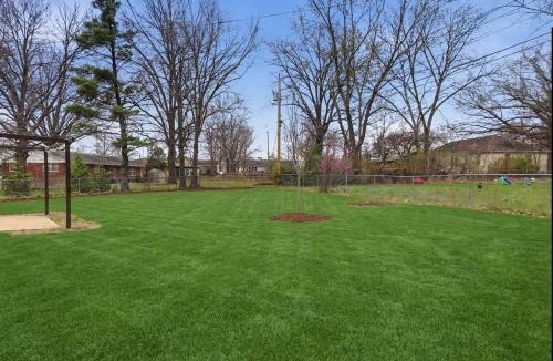 Columbia House | Modern Home - Sleeps 6 - Near Downtown & Mizzou