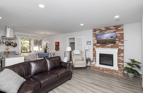 Huntersville House | Modern Huntersville Oasis w Sauna, Fire Pit, Screened Patio & Fenced Yard For Pets! + 15% Off Stay!