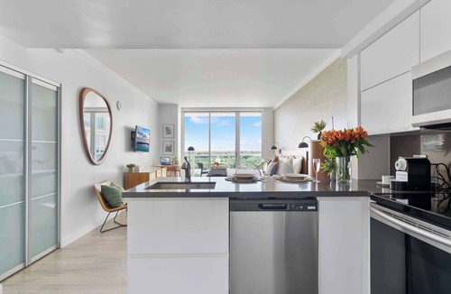 Coconut Grove Apartment | Modern Layout Suite with Amazing Bay Views