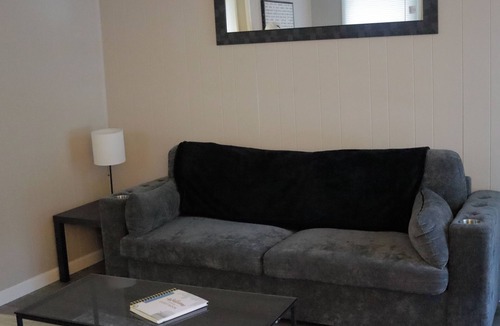 Norwood Apartment | Modern Luxury 1BR Prime Location by Oakley, Rookwood, Downtown & Top Hospitals