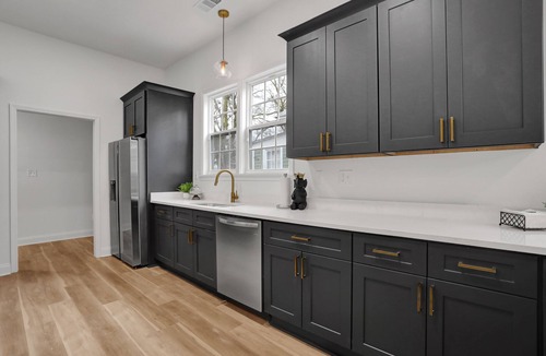 Midtown House | Modern Memphis Game House, Hot Tub! Close to Beale