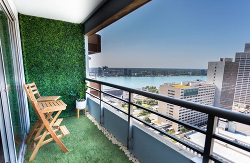 Downtown Detroit Apartment | Modern Motor City Oasis: Luxurious 1-Bedroom Apartment in Downtown Detroit