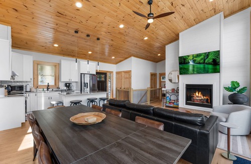 Fleetwood Cabin | Modern Mountain Lodge with a View
