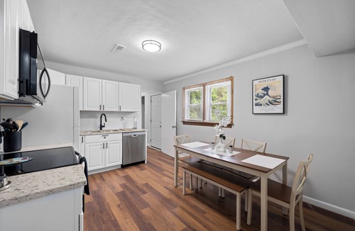 Ferguson House | Modern Open-Concept Home Chef’s Kitchen 3 Bed in St Louis