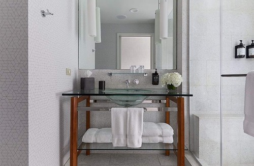 Music Row Hotel | Modern, Pet-friendly King Stay Near Gibson Guitar Factory! Gym Access, & Dining!