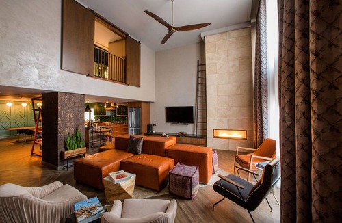 Music Row Hotel | Modern, Pet-friendly King Stay Near Gibson Guitar Factory! Gym Access, & Dining!