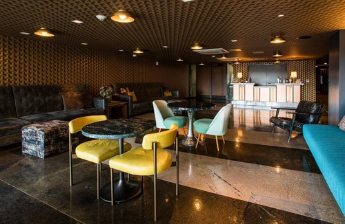 Music Row Hotel | Modern, Pet-friendly King Stay Near Gibson Guitar Factory! Gym Access, & Dining!