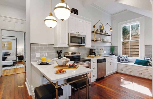 Historic Downtown Savannah Condo | Modern Queen Anne Victorian | Forsyth Park