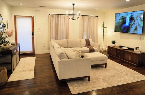 Gresham Park House | Modern-Retreat-Attlanta house/4bedrooms/petfriendly