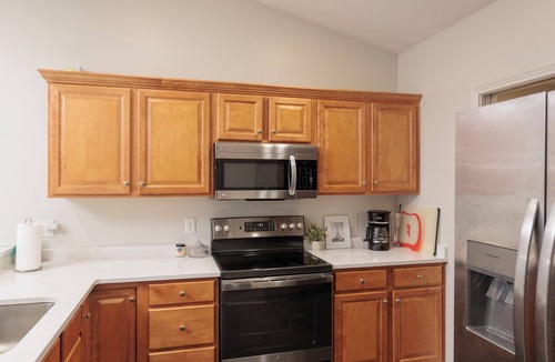Vandalia House | Modern Retreat Near DAY Airport & Metropark