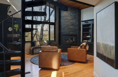 Hood House | Modern Riverfront Retreat | Luxe 3BR with Sauna