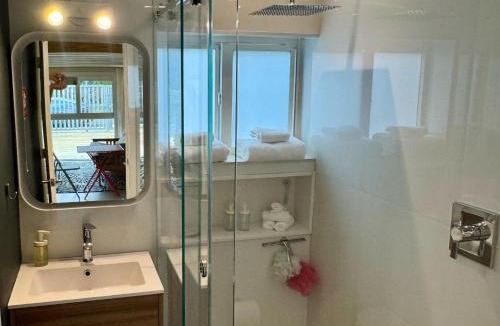 The Roads Apartment | Modern Studio Close to Brickell