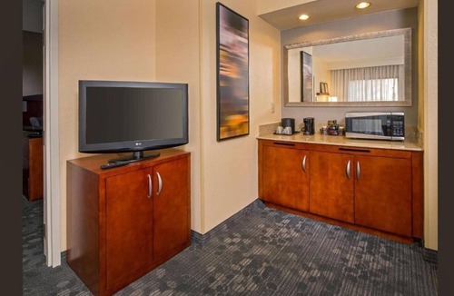 University Place Hotel | Modern Unit w/Balcony, Near PNC Pavilion | Gym & Pet-Friendly