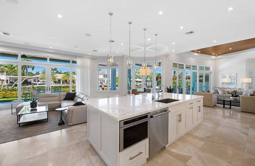 Coral Ridge House | Modern Waterfront Villa