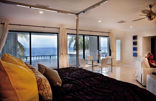 Lauderdale Beach House | Modernly Decorated Ft. Lauderdale Beach House The beach is YOUR BACKYARD#1600568
