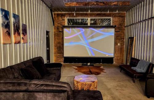 Mather House | Moe's Vineyard - Barndominium