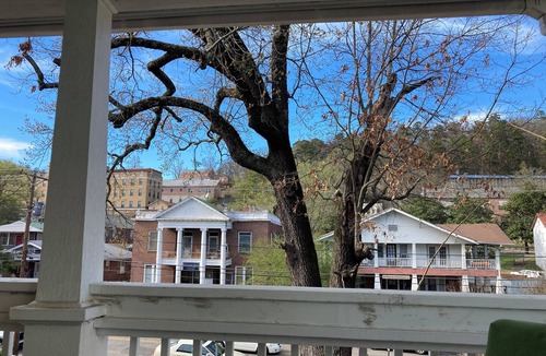 Hot Springs Apartment | Monthly Bathhouse Row Apartment: 1 Month for the Price of 1 Week!