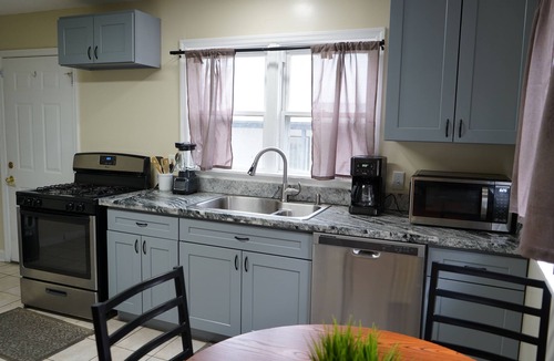 New Pathways House | Monthly Stays-12 BR Compound-9 BR Main House+ 3BR Cabin-Perfect for Large Groups