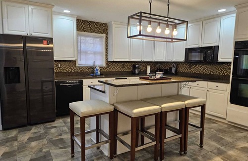Cordova House | MONTHLY STAYS-Southern-Inspired 5-BR Luxury Home with Pool & Jetted Tub