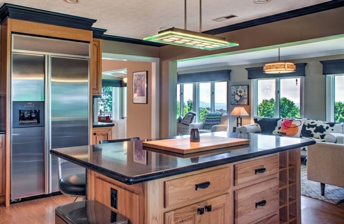 Laurel Park House | Morning Glow | Modern Mountain Retreat with Long-Range Views + Fireplace | Near Hendersonville