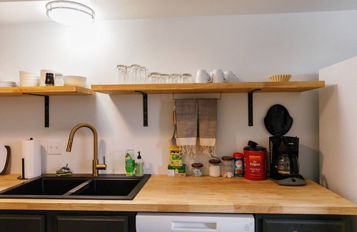 Berea Apartment | "Morning View 2" Cozy Modern Stay - College/Hiking