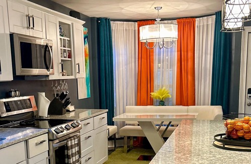 Jeffersontown House | Most Unique Eclectic Stay w/Hot Tub in Louisville