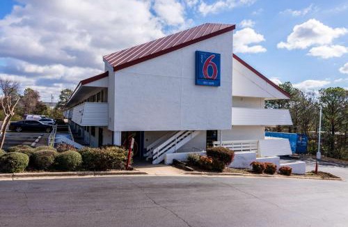 Homewood Hotel | Motel 6-Birmingham, AL