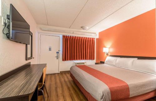 Homewood Hotel | Motel 6-Birmingham, AL