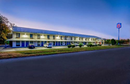Clarksville Hotel | Motel 6 Jeffersonville, IN