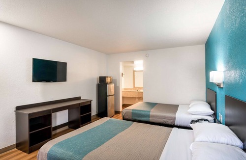 Lexington Hotel | Motel 6 Lexington, KY - Airport