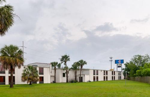 Desire Area Hotel | Motel 6-New Orleans, LA - Near Downtown