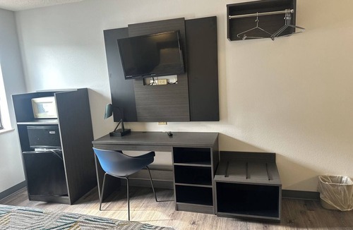 Wisconsin Rapids Hotel | Motel 6 Wisconsin Rapids, WI