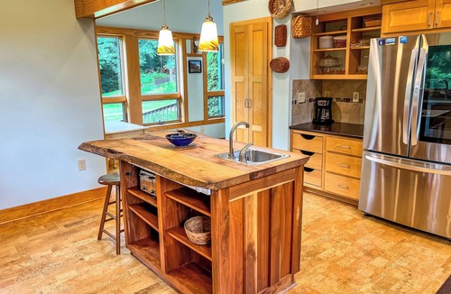 Warrensville Cabin | Mountain Air, Endless Relaxation - 5BR/4BA w/Hot Tub, Pool Table, & Disc Golf